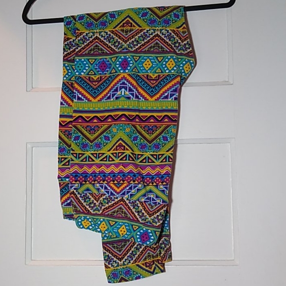 LuLaRoe Pants - TC leggings bright colored good condition